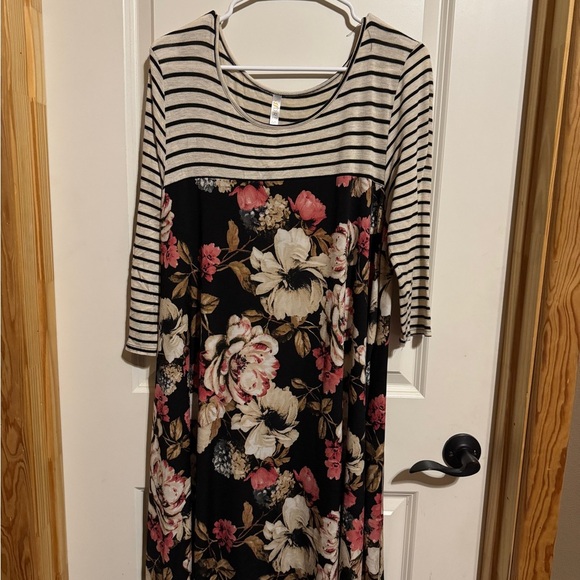 Striped and Floral Women's Dress | Brand: Dressing Gaudy Size XL - Picture 1 of 7